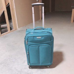 Suitcase Luggage (Approx. 27'' x 15'')